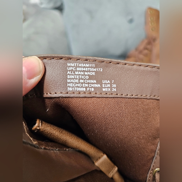 Boots - Picture 6 of 11